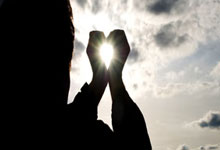 韩国队官方通告球员伤情，李刚仁伤情不严重但需观察情况.